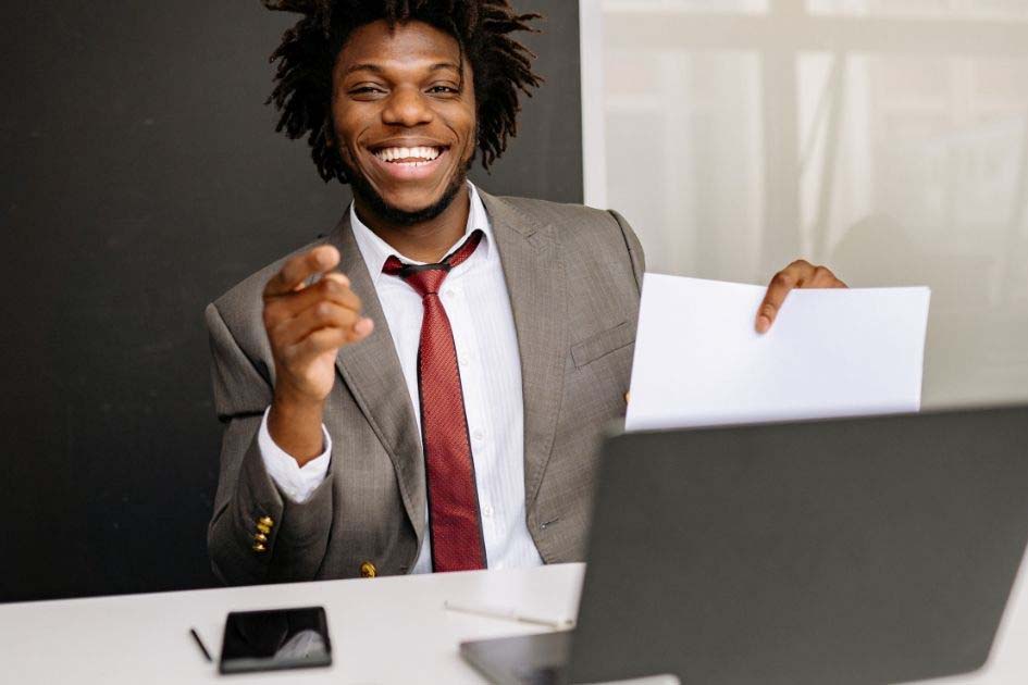 student comparing business vs. finance degrees