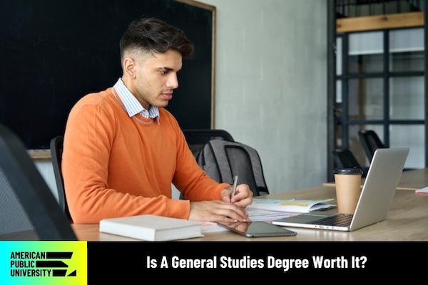 general studies degree student